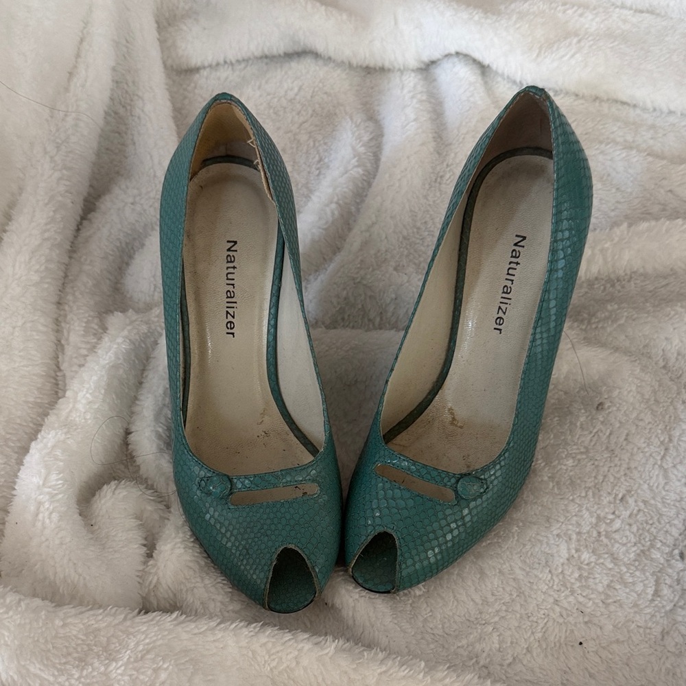 Naturalizer Teal Peep Toe Heels